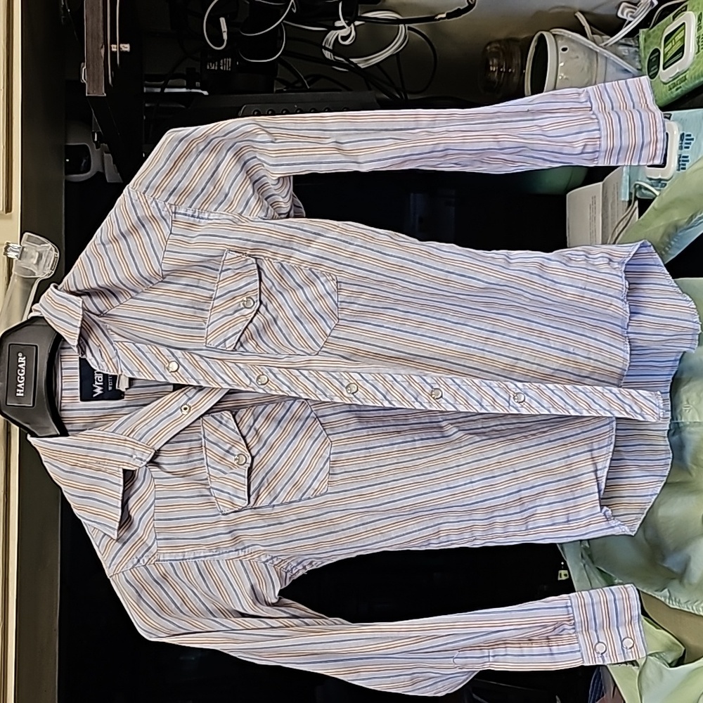 Boys wrangler 10/12 large with pearl snaps